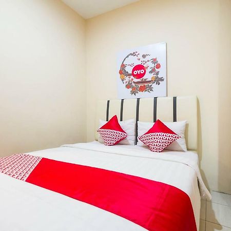 Sentosa Guest House ポンティアナック エクステリア 写真