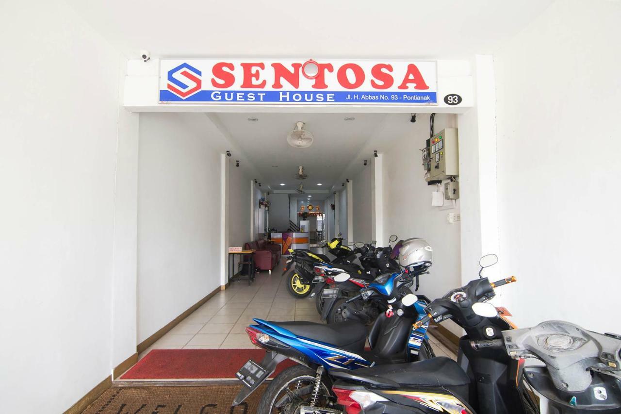 Sentosa Guest House ポンティアナック エクステリア 写真
