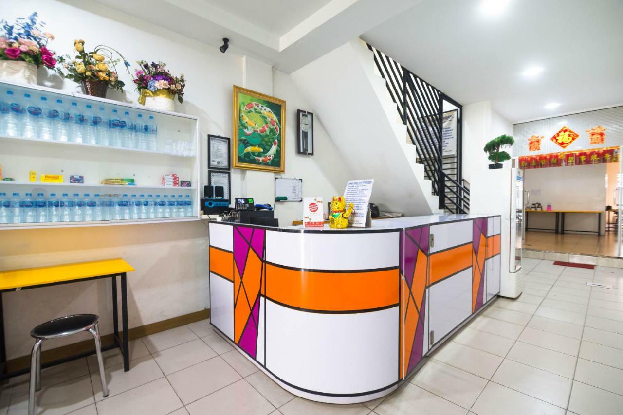 Sentosa Guest House ポンティアナック エクステリア 写真